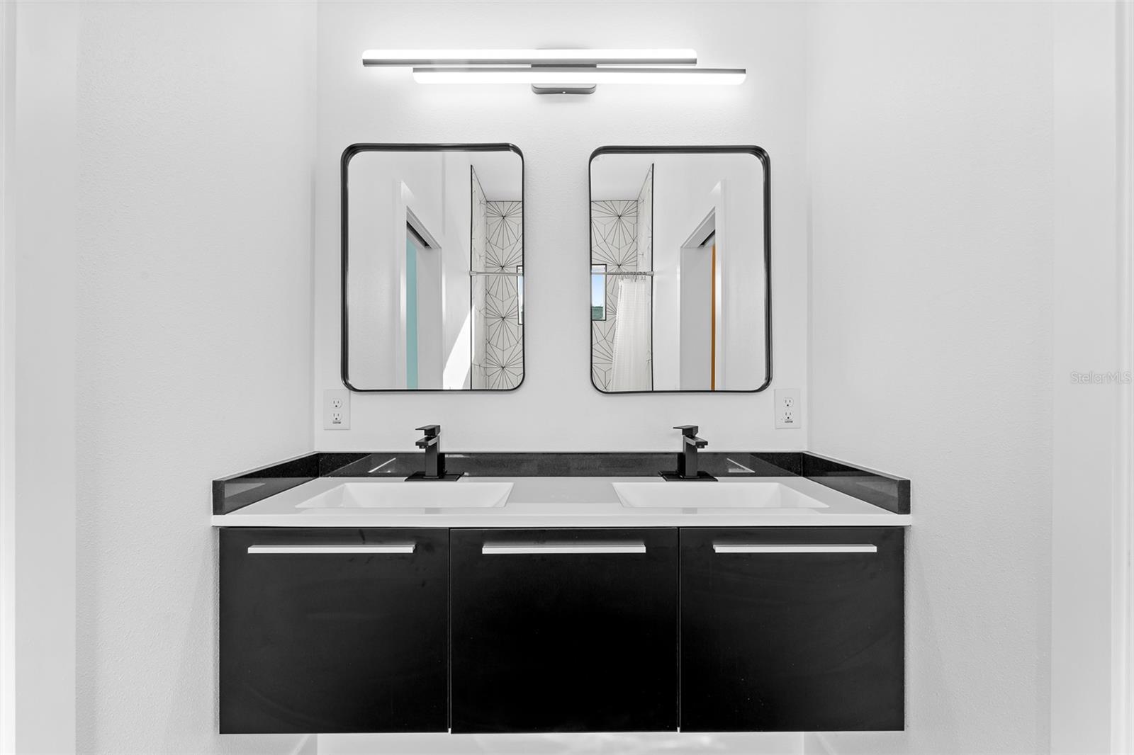 Image 10 of 59 For 4907 15th Avenue N