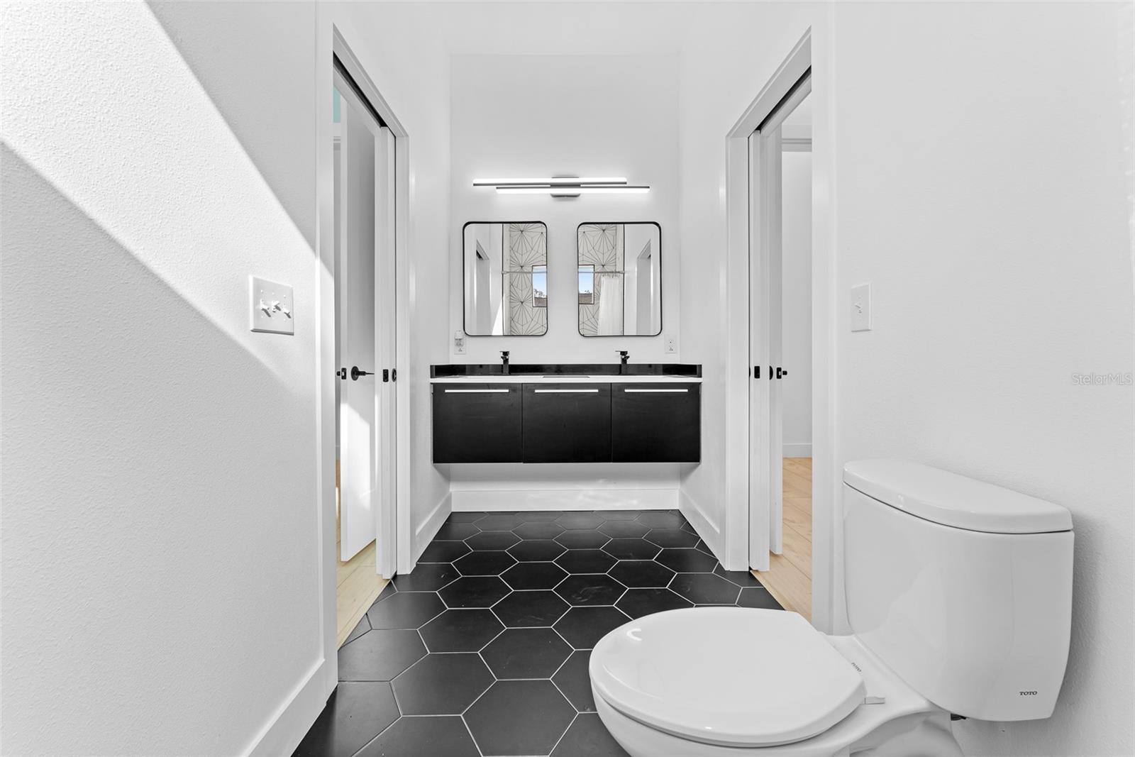 Image 12 of 59 For 4907 15th Avenue N