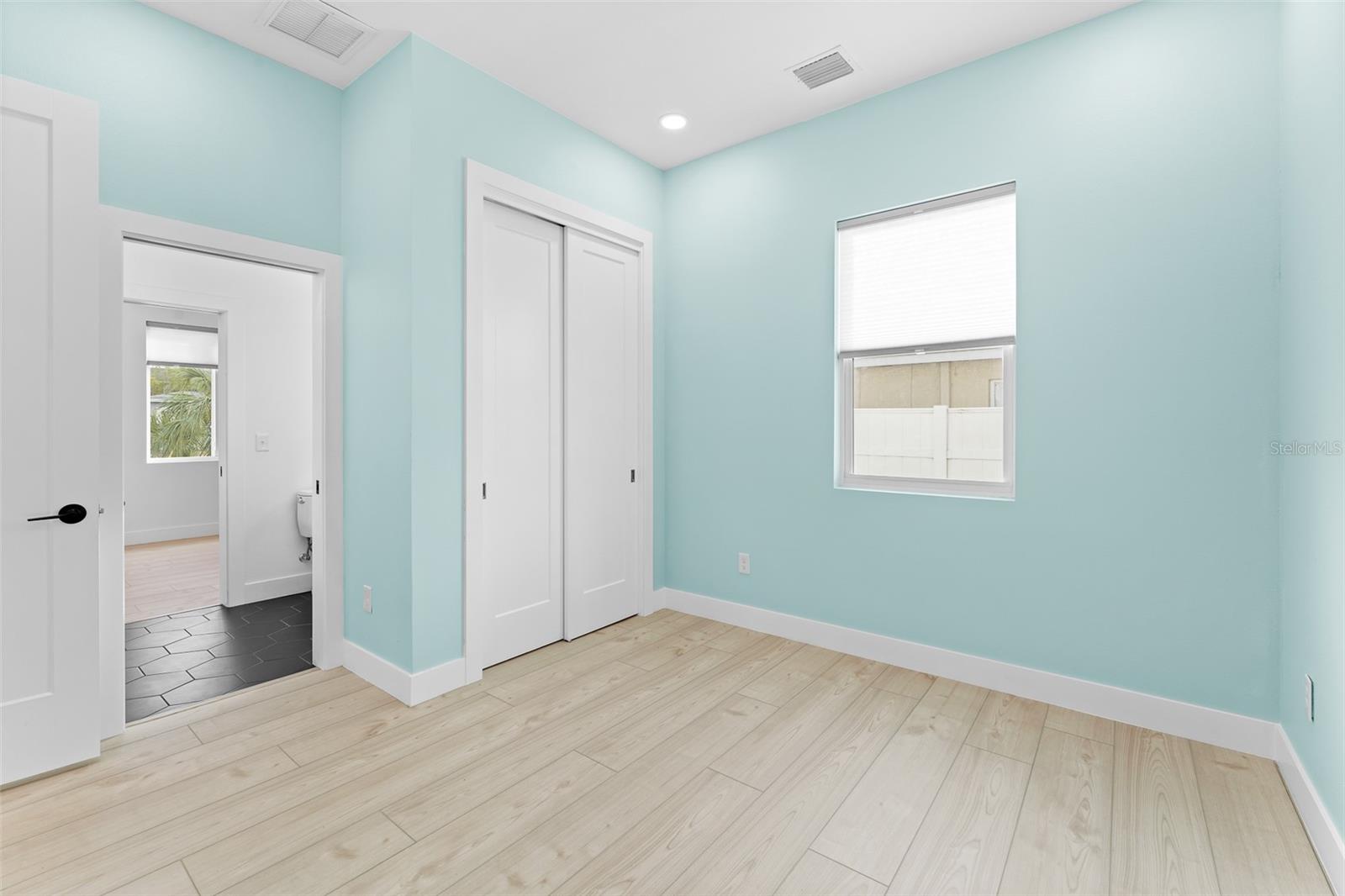 Image 14 of 59 For 4907 15th Avenue N