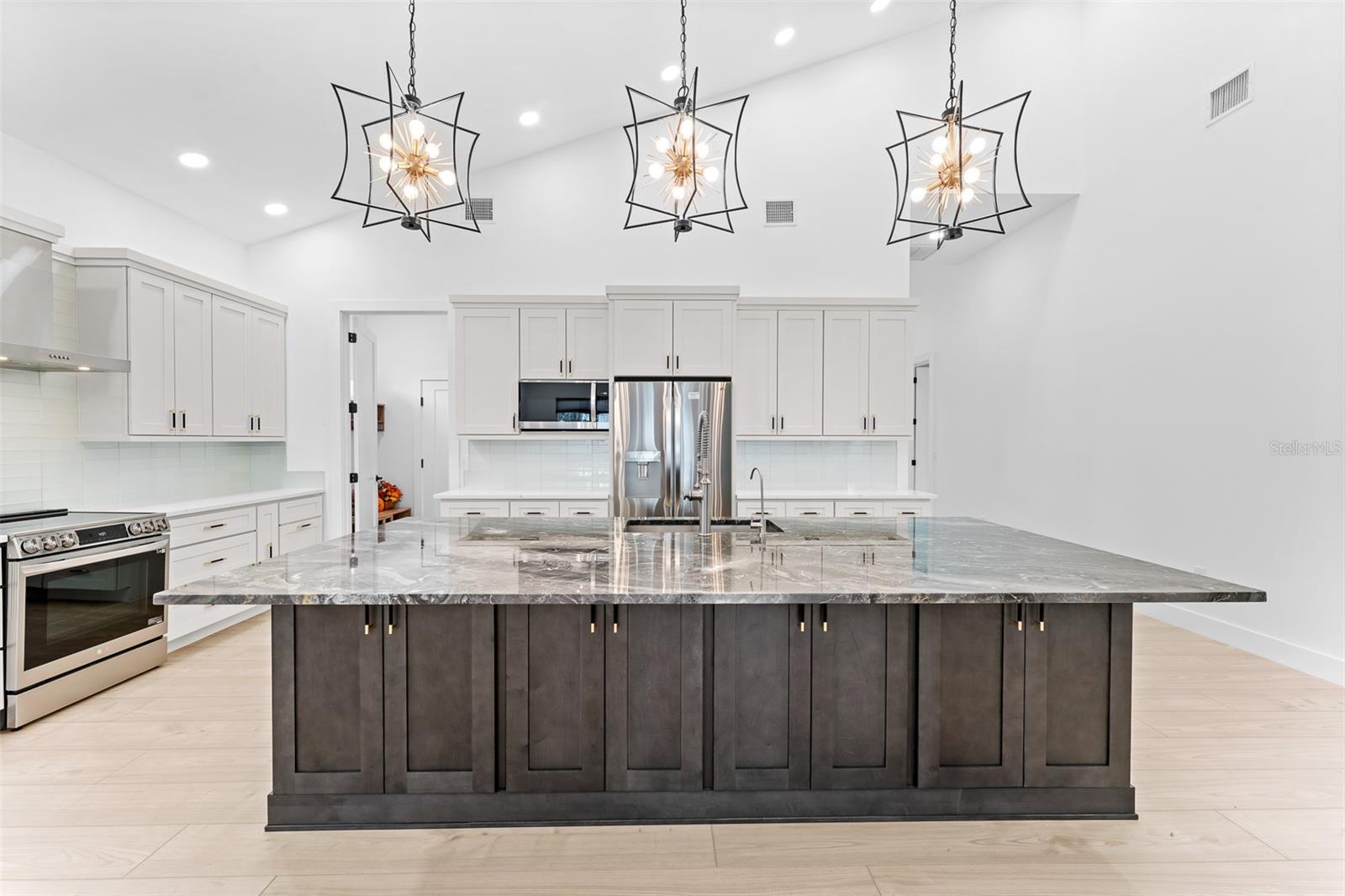 Image 22 of 59 For 4907 15th Avenue N