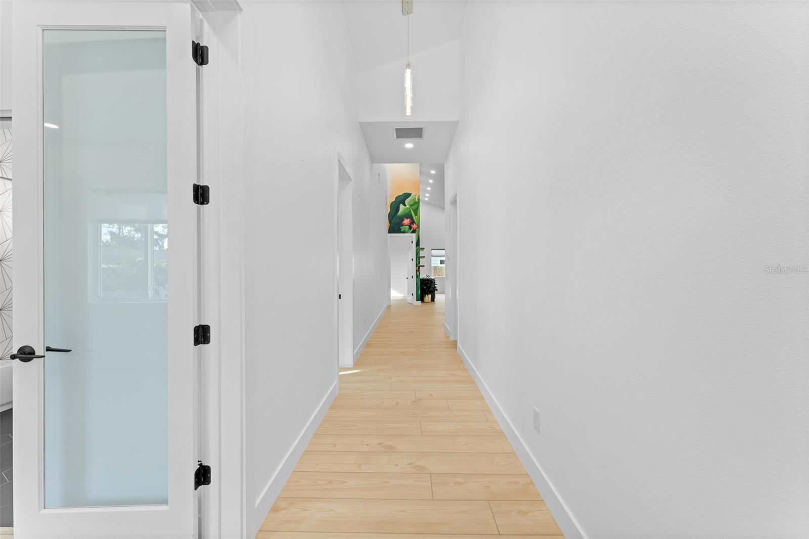 Image 4 of 59 For 4907 15th Avenue N