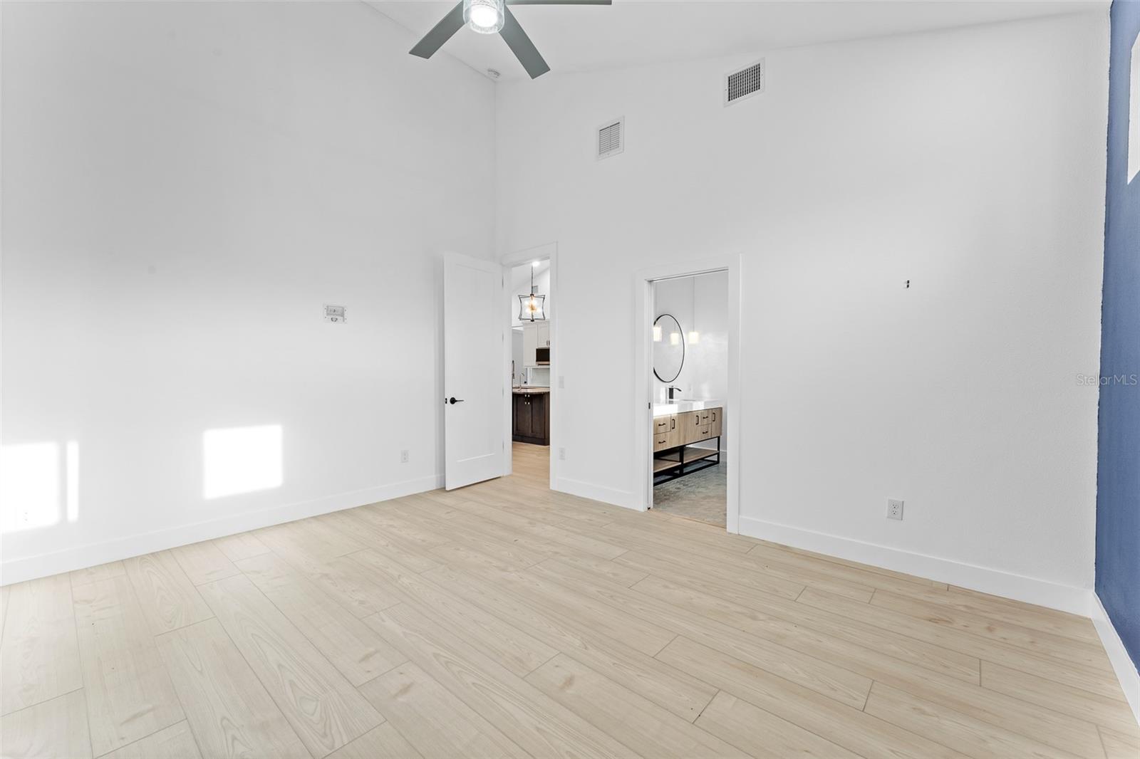 Image 41 of 59 For 4907 15th Avenue N