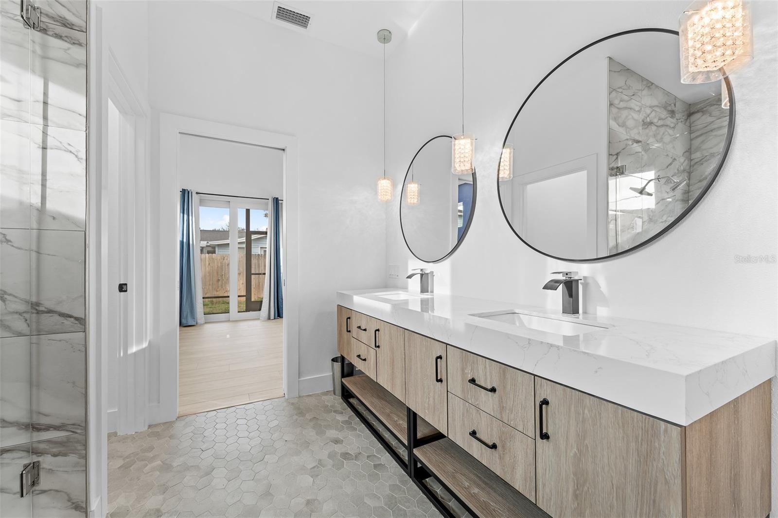 Image 43 of 59 For 4907 15th Avenue N