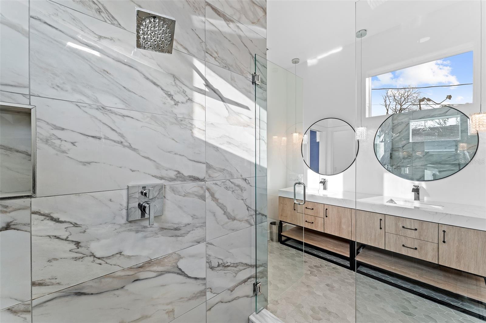 Image 44 of 59 For 4907 15th Avenue N