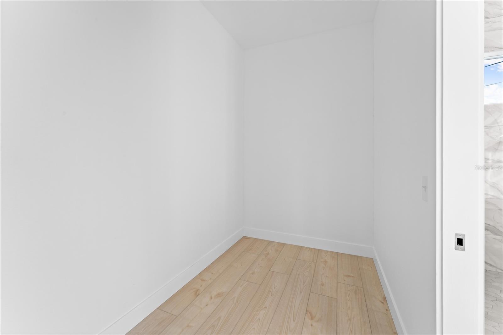 Image 47 of 59 For 4907 15th Avenue N