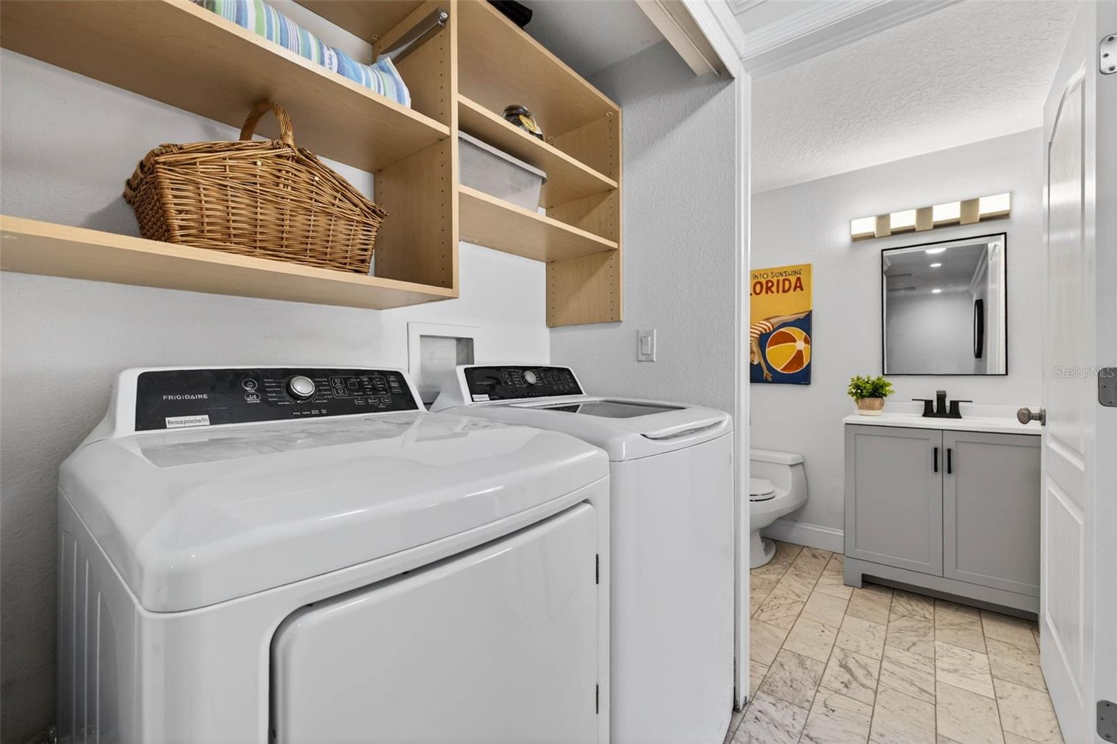 Image 15 of 35 For 922 Shore Drive Ne