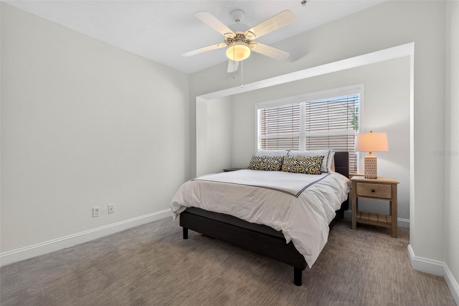 Image 21 of 35 For 922 Shore Drive Ne