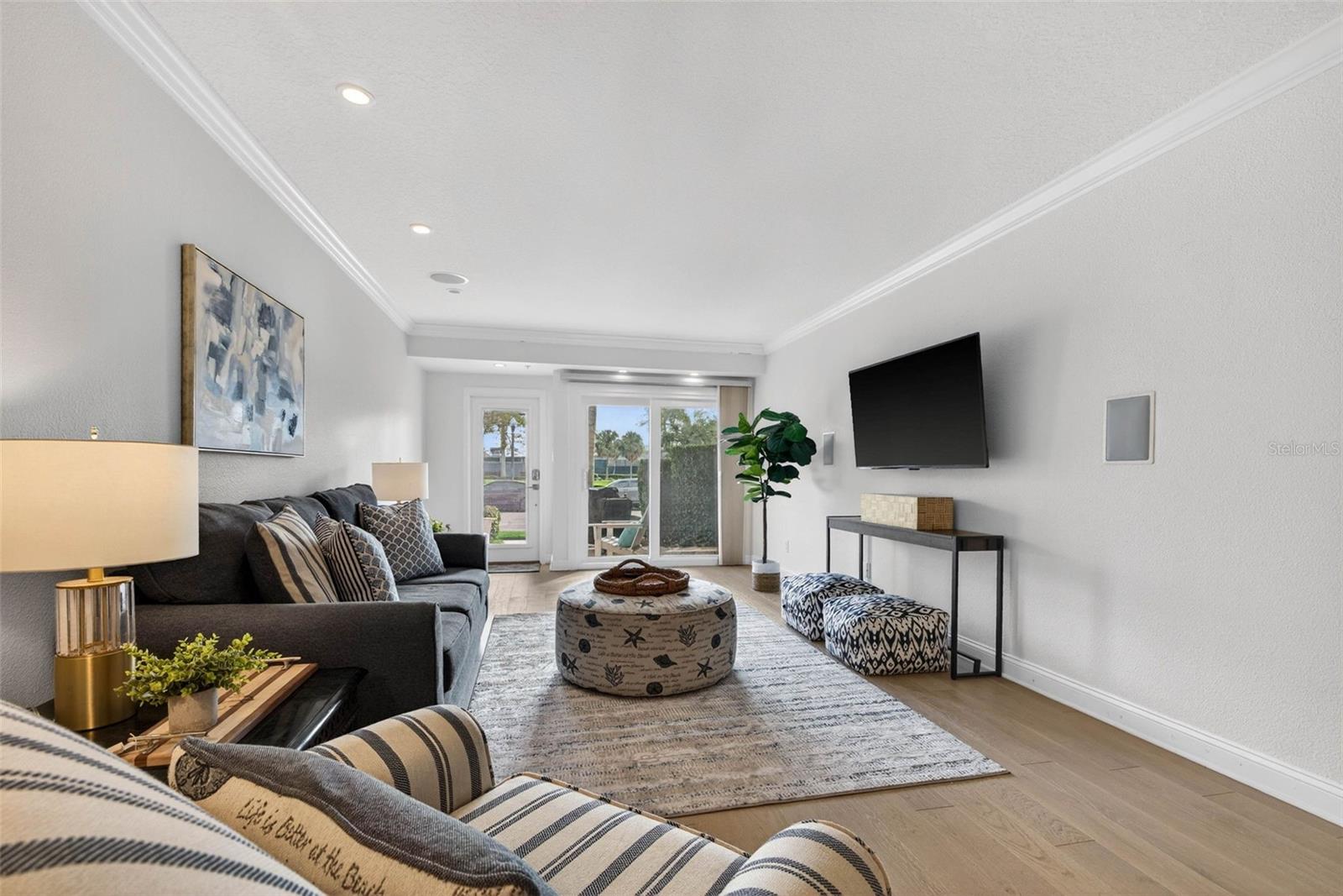 Image 6 of 35 For 922 Shore Drive Ne