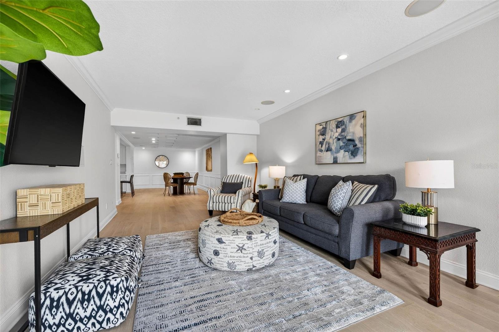 Image 7 of 35 For 922 Shore Drive Ne