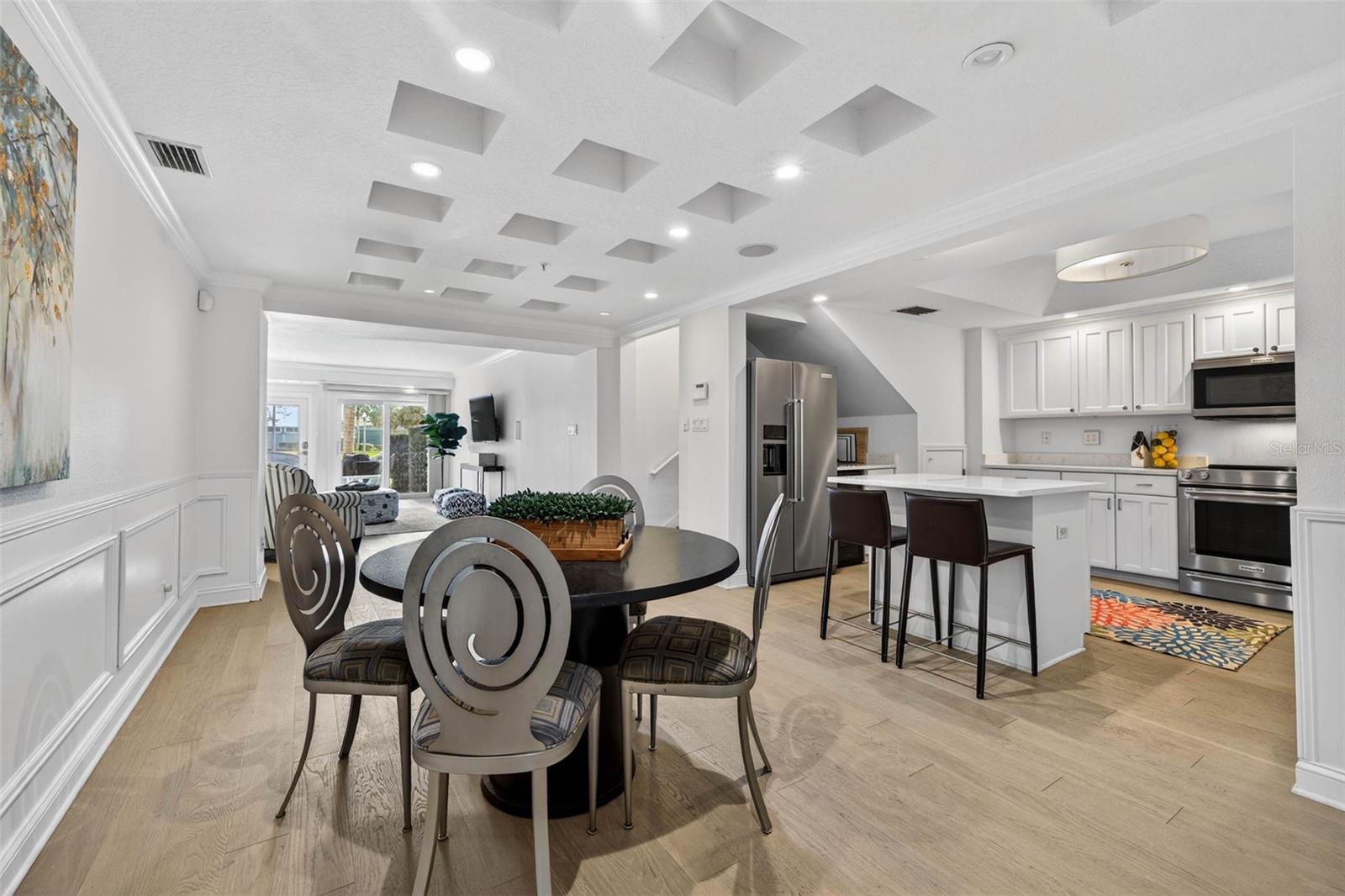 Image 8 of 35 For 922 Shore Drive Ne