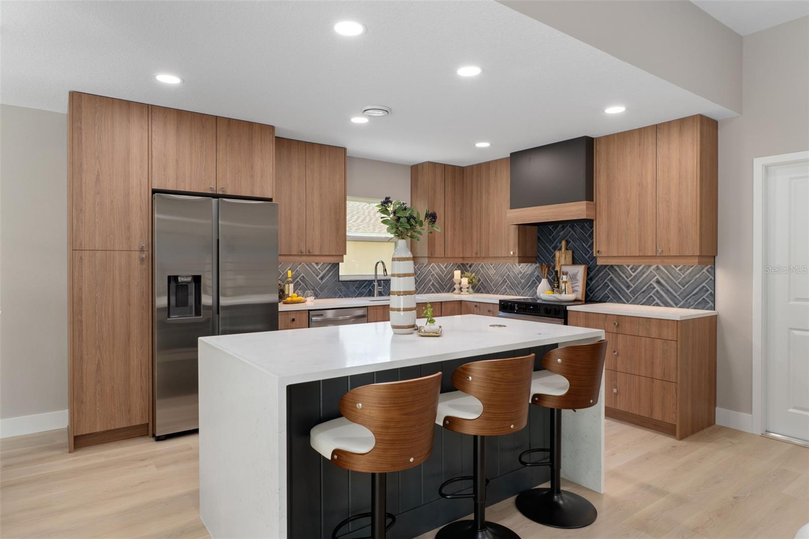 Image 3 of 49 For 3316 Anderson Street