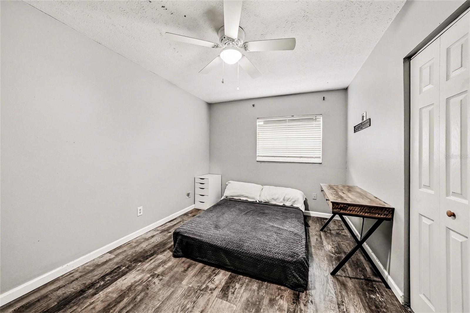 Listing photo id 11 for 208 Donatello Drive