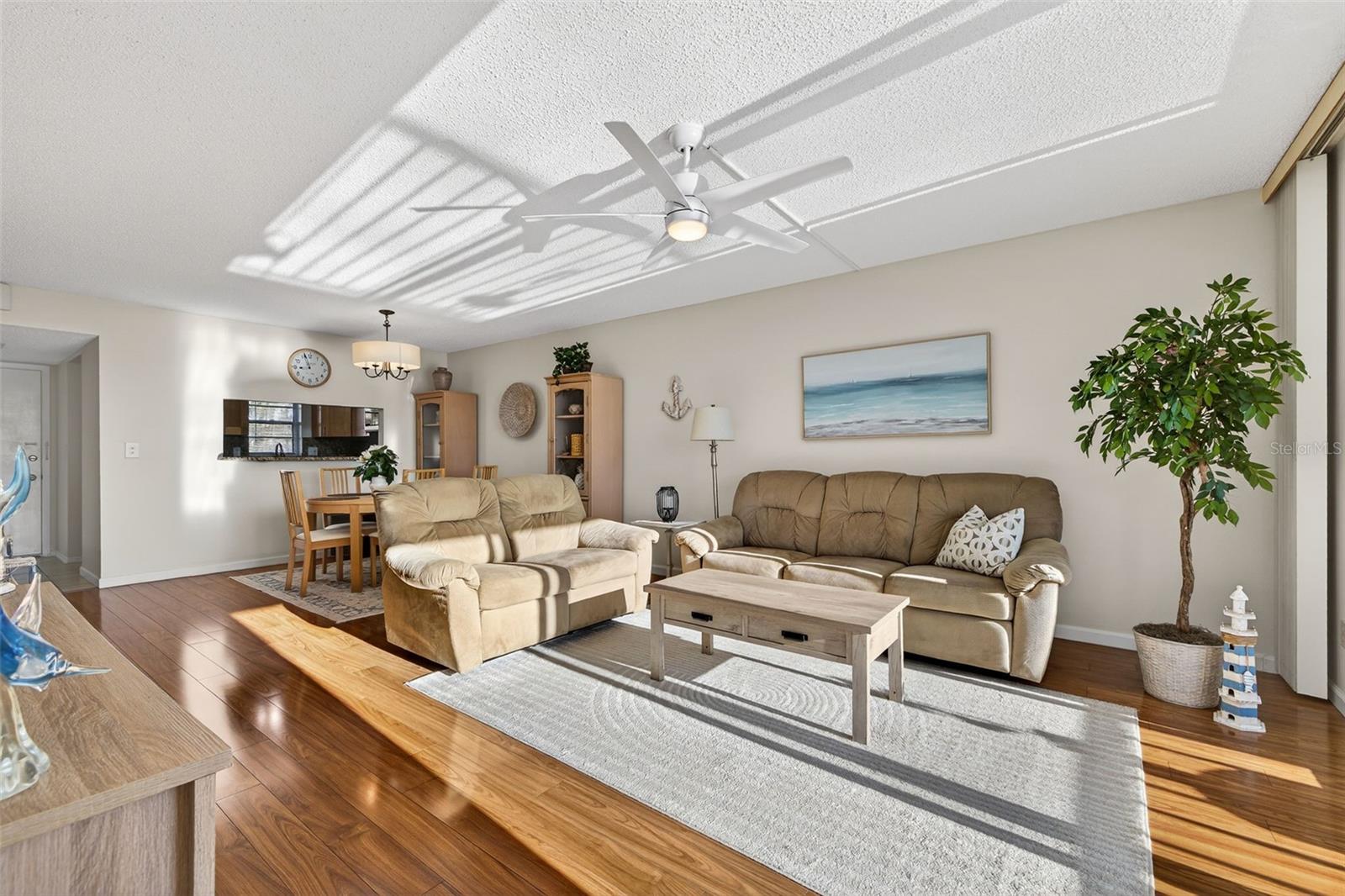 Image 14 of 30 For 7625 Sun Island Drive S 207