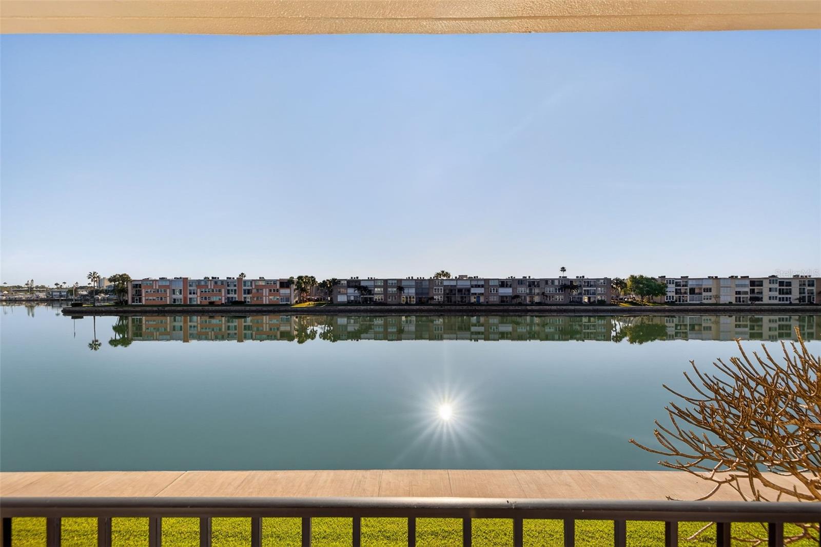 Image 24 of 30 For 7625 Sun Island Drive S 207