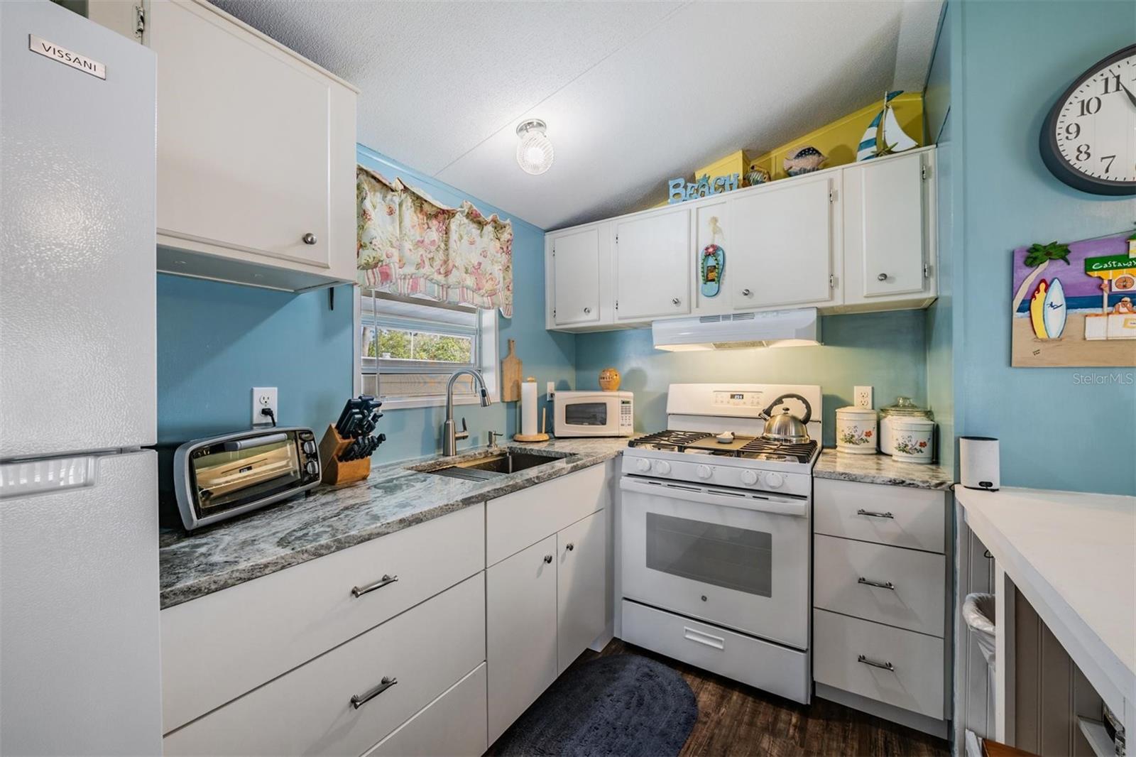 Image 11 of 47 For 605 Michigan Boulevard 39