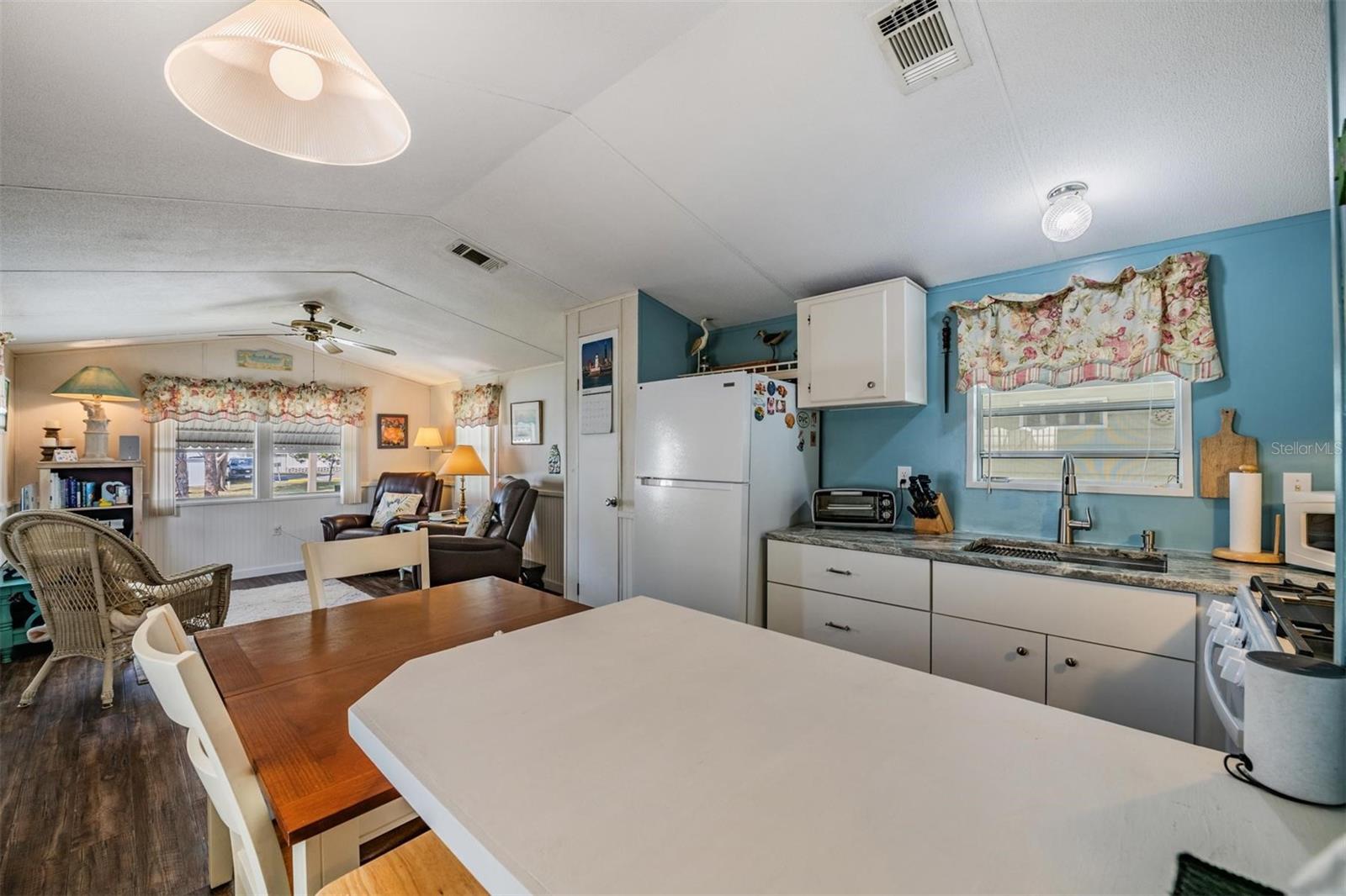 Image 14 of 47 For 605 Michigan Boulevard 39