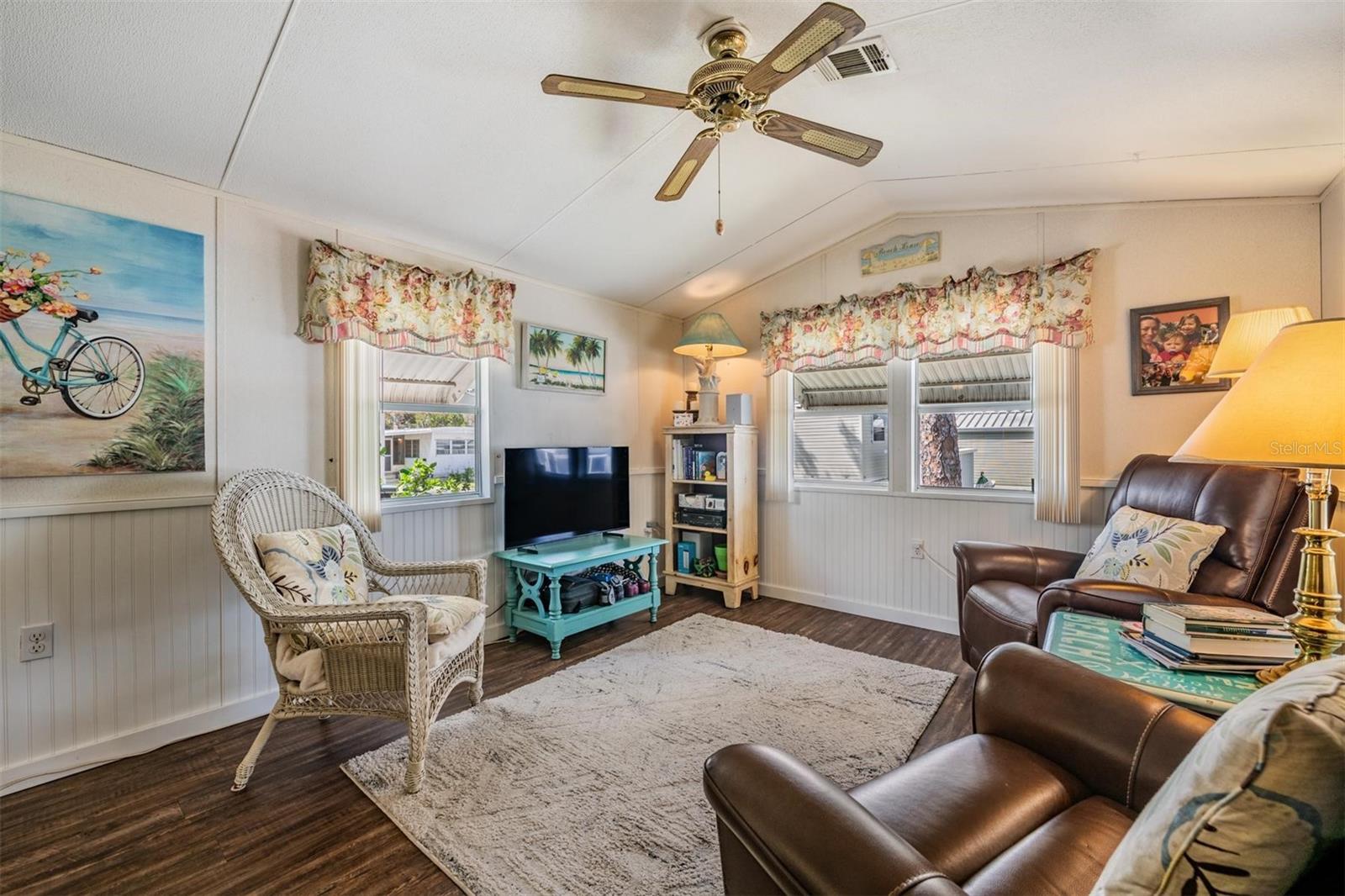 Image 3 of 47 For 605 Michigan Boulevard 39