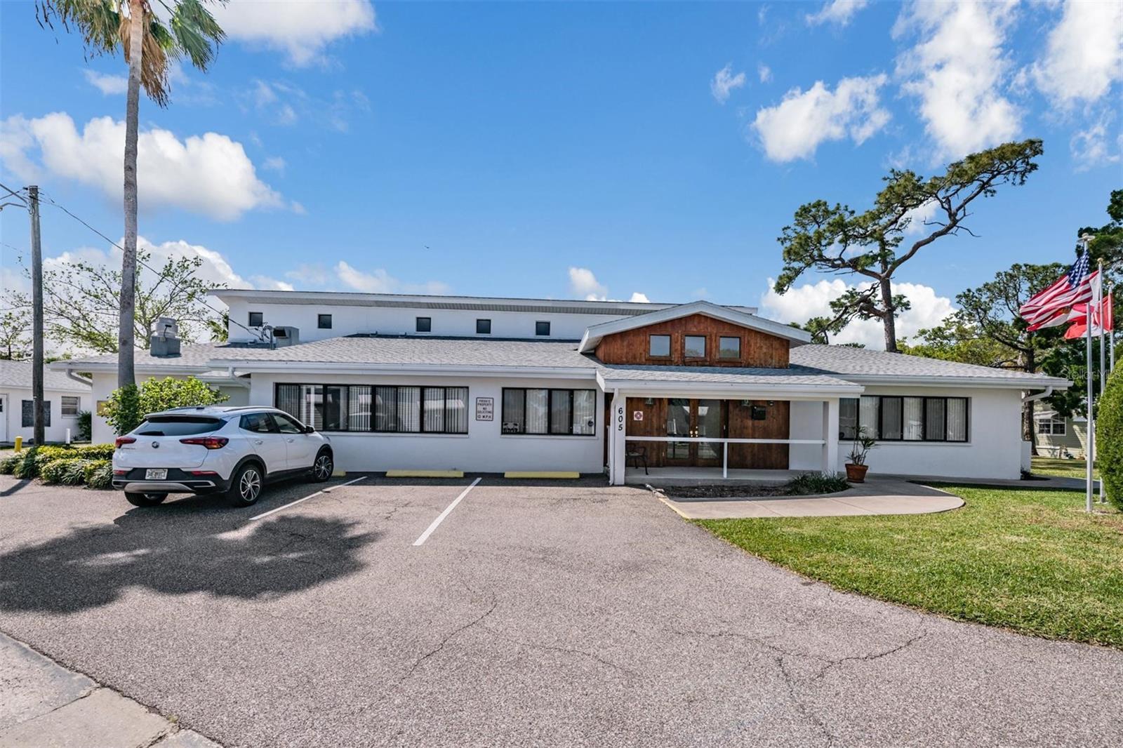 Image 34 of 47 For 605 Michigan Boulevard 39