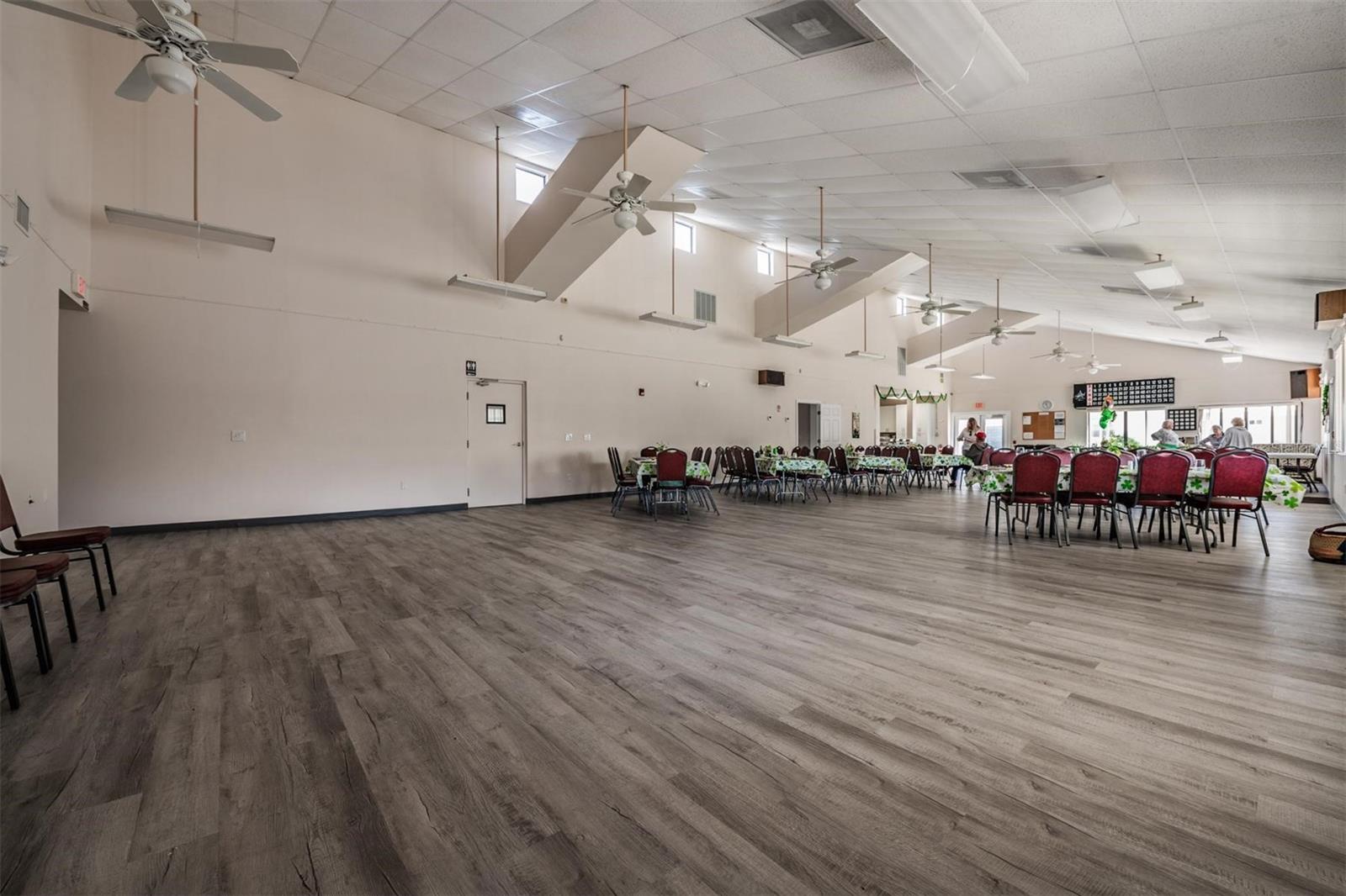 Image 36 of 47 For 605 Michigan Boulevard 39