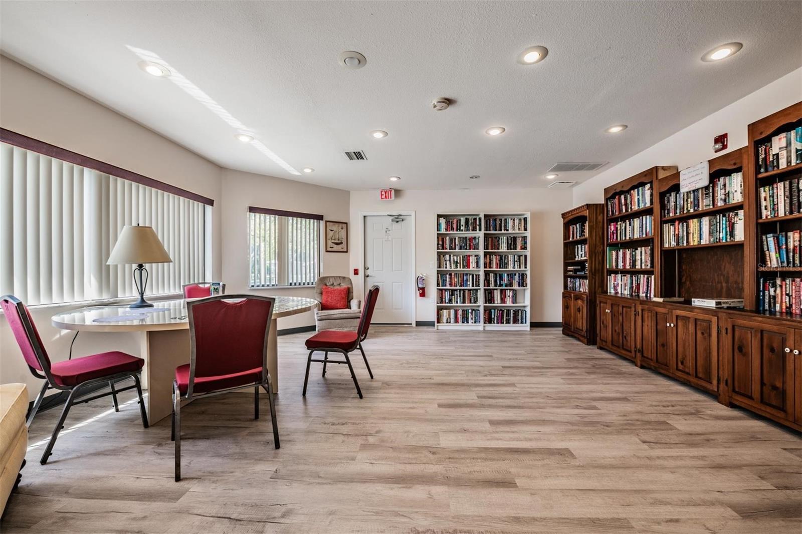 Image 37 of 47 For 605 Michigan Boulevard 39