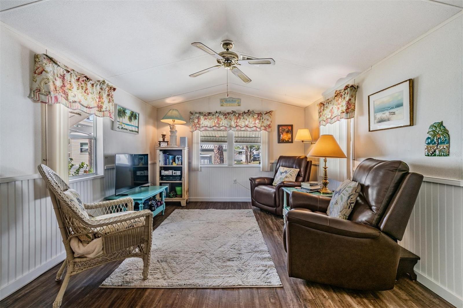 Image 4 of 47 For 605 Michigan Boulevard 39