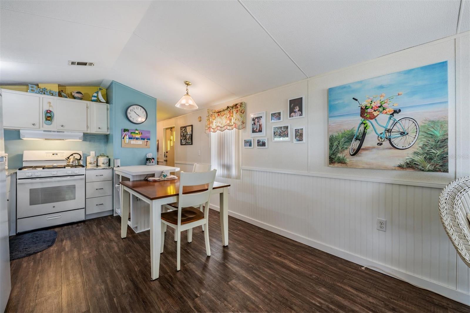 Image 8 of 47 For 605 Michigan Boulevard 39