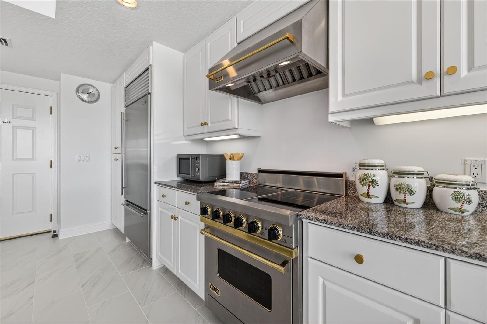 Image 14 of 52 For 555 5th Avenue Ne 332