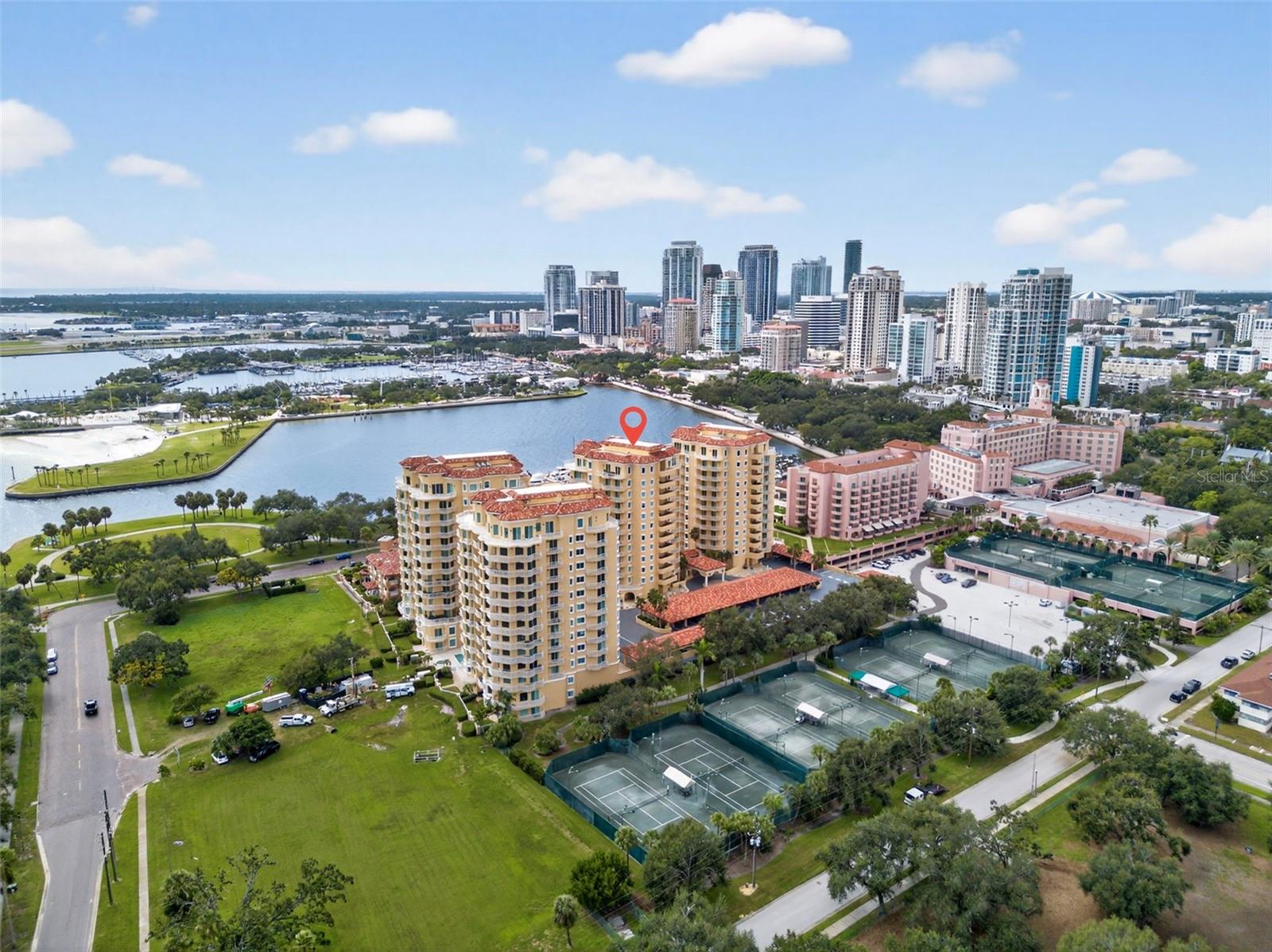 Image 2 of 52 For 555 5th Avenue Ne 332