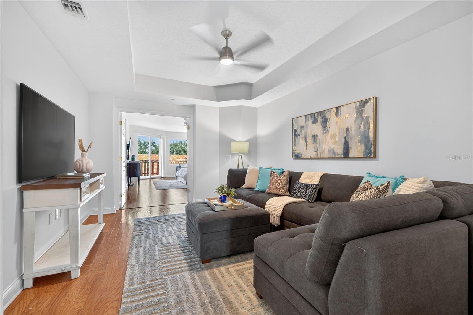 Image 21 of 52 For 555 5th Avenue Ne 332