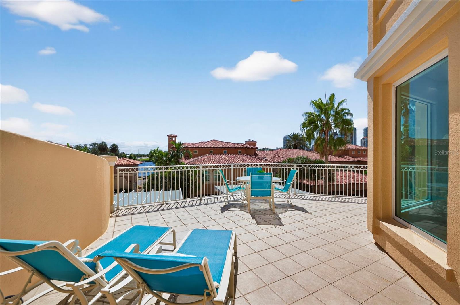 Image 32 of 52 For 555 5th Avenue Ne 332