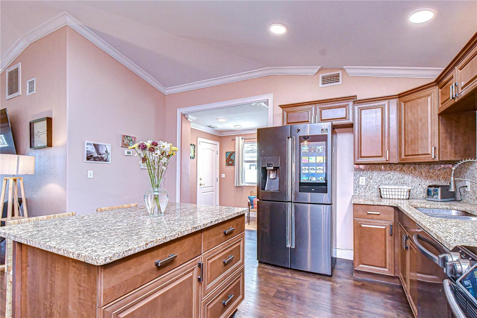 Image 10 of 39 For 6137 12th Avenue S