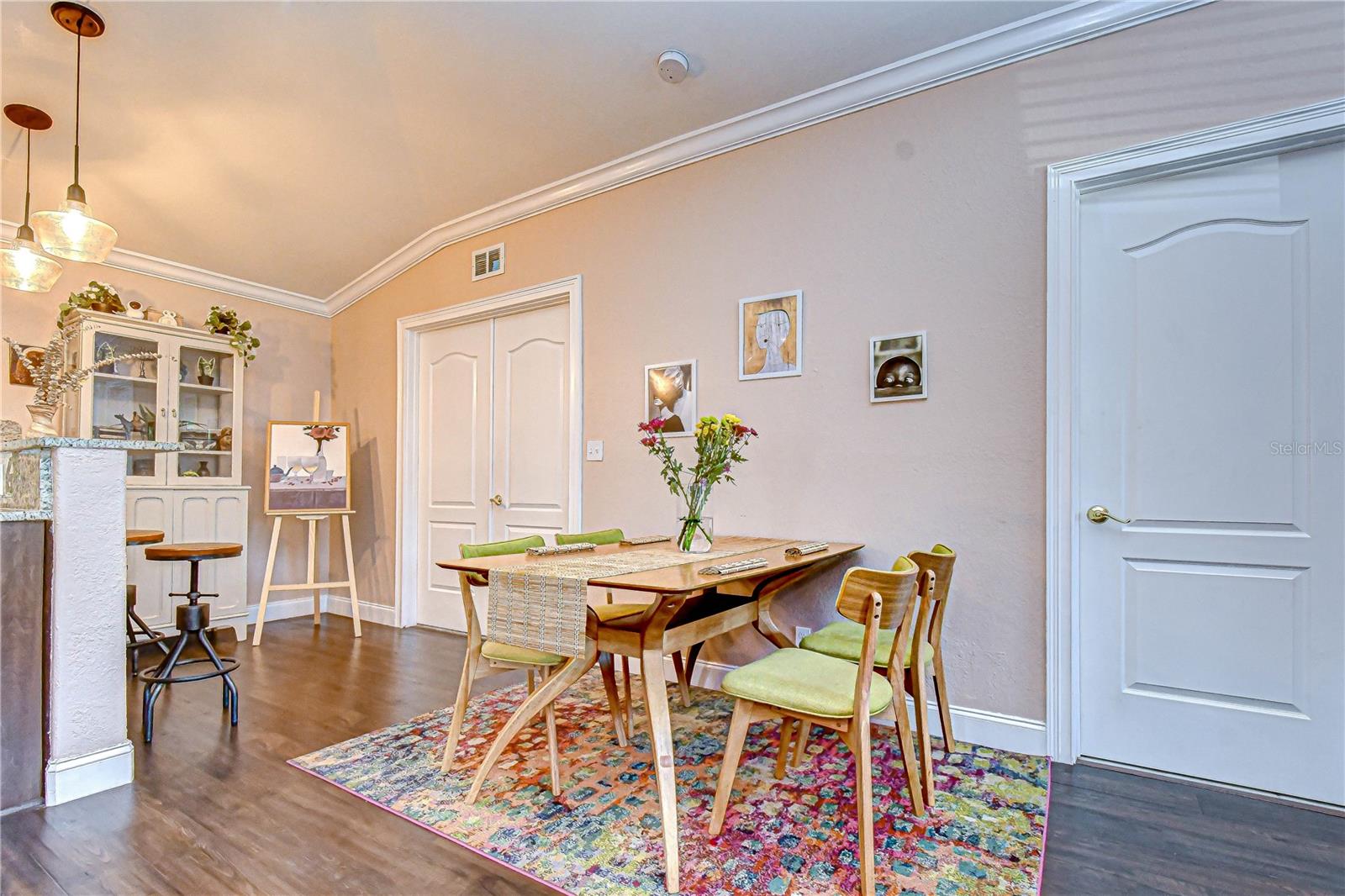 Image 13 of 39 For 6137 12th Avenue S