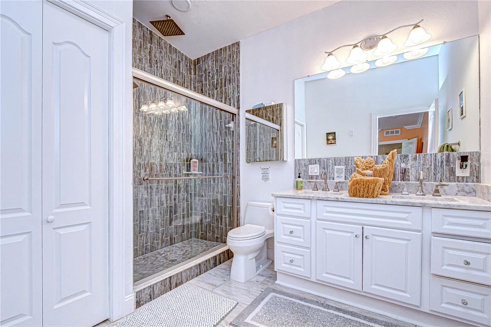 Image 26 of 39 For 6137 12th Avenue S