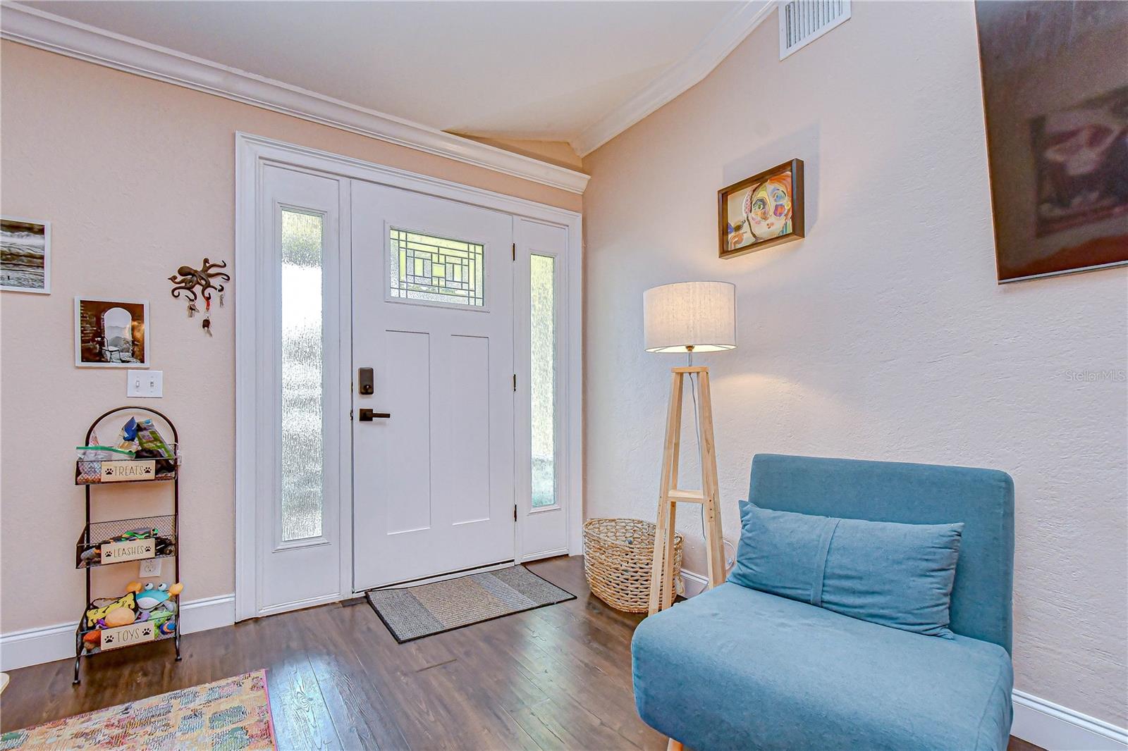 Image 3 of 39 For 6137 12th Avenue S