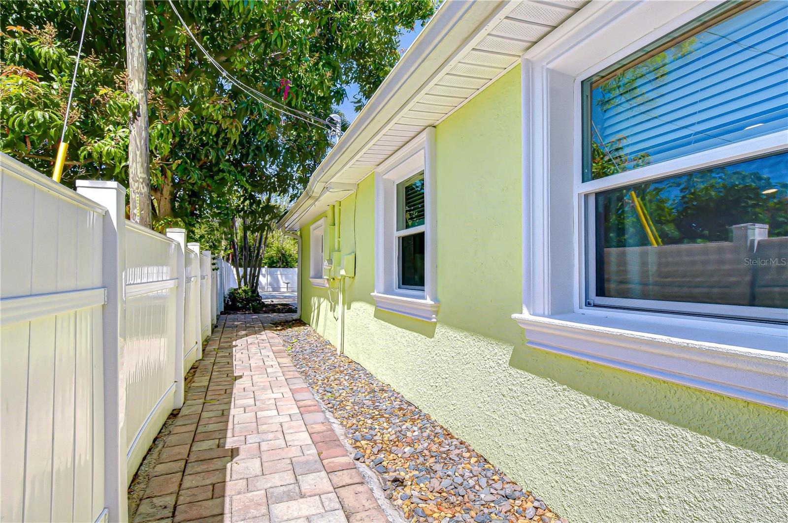 Image 37 of 39 For 6137 12th Avenue S