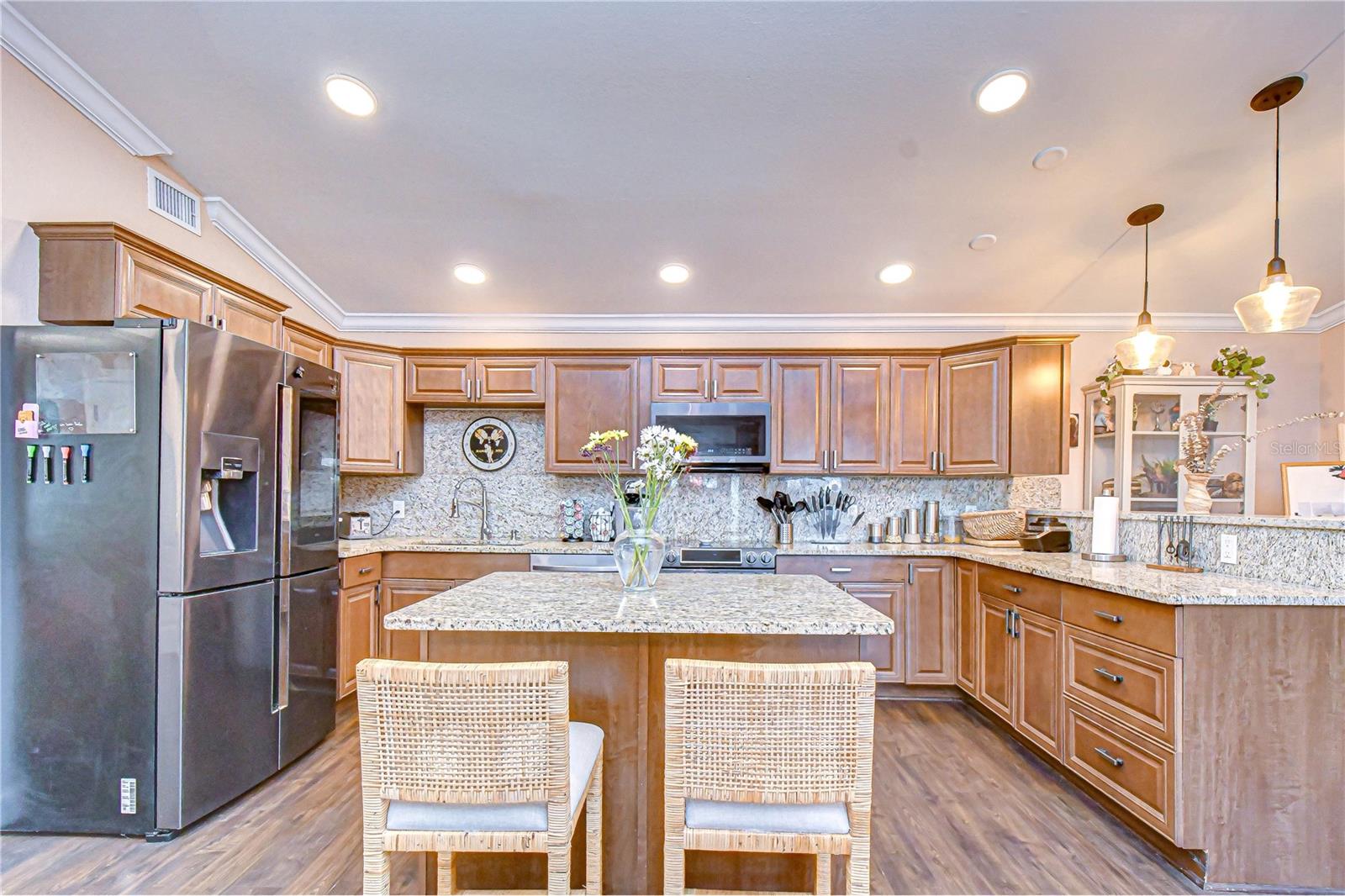 Image 8 of 39 For 6137 12th Avenue S