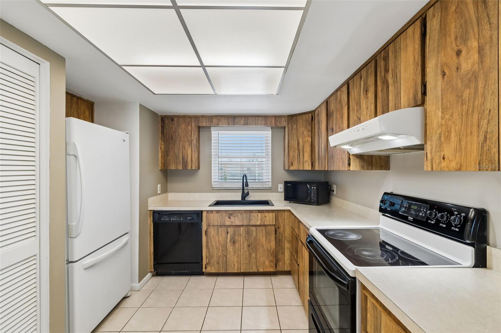 Image 17 of 56 For 12300 Park Boulevard 221