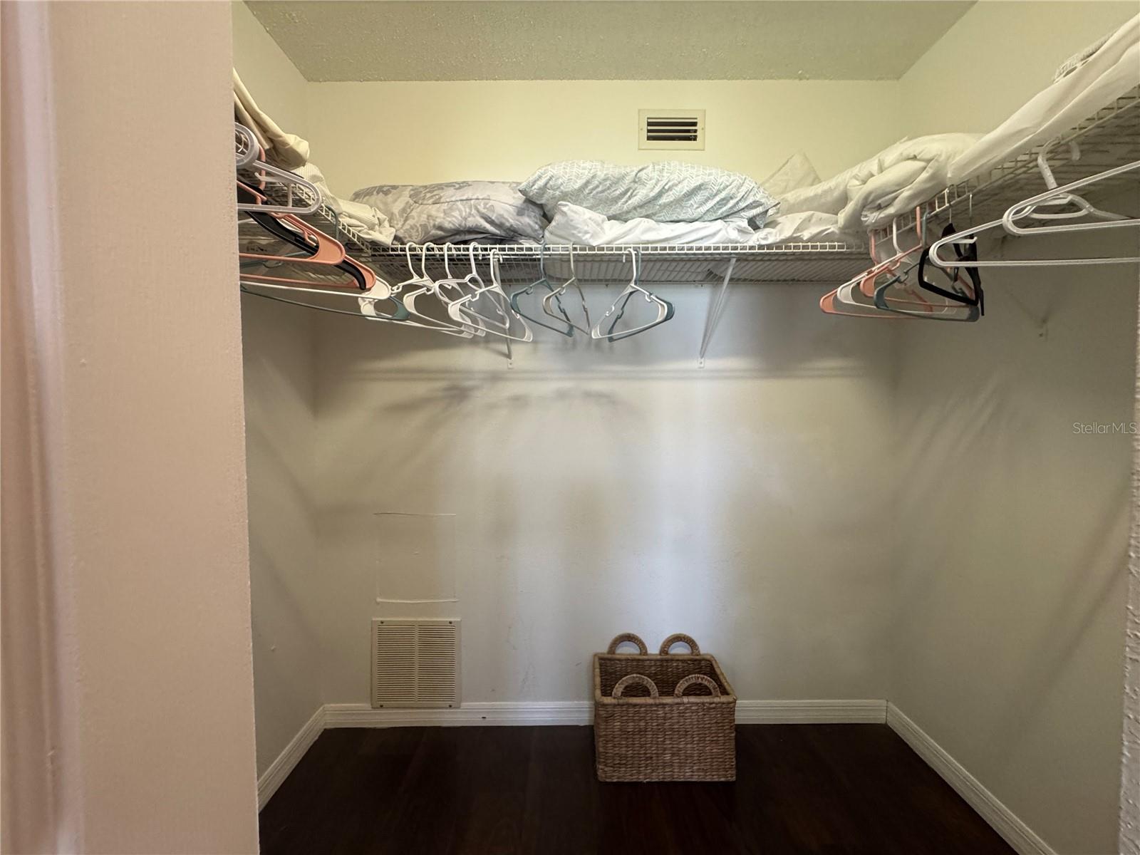 Image 11 of 26 For 115 Windward Place 15