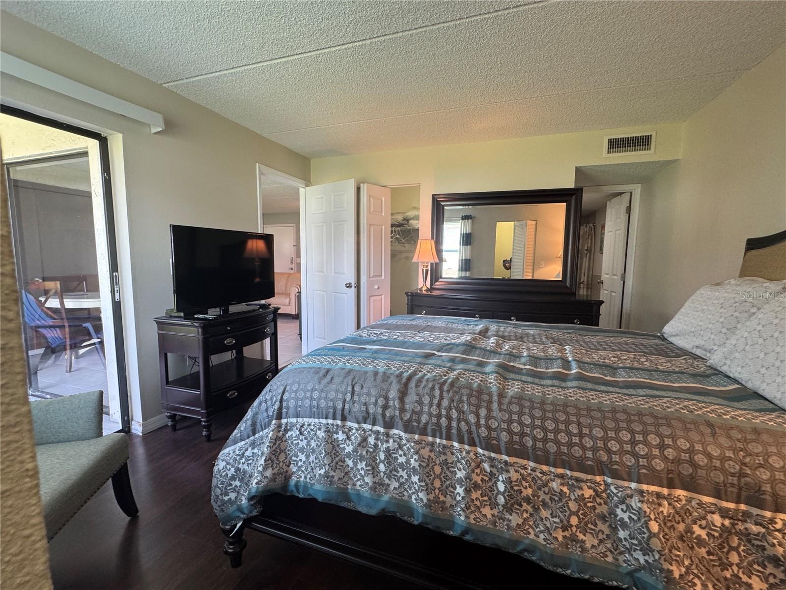 Image 8 of 26 For 115 Windward Place 15