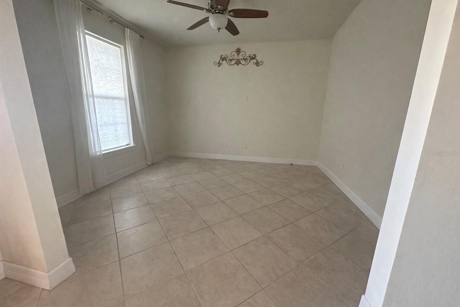 Image 10 of 32 For 2515 Sherman Oak Drive