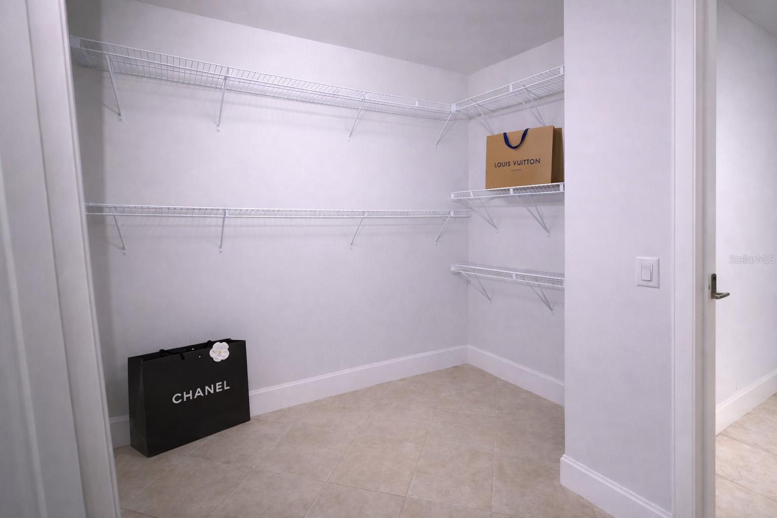 Image 20 of 32 For 2515 Sherman Oak Drive