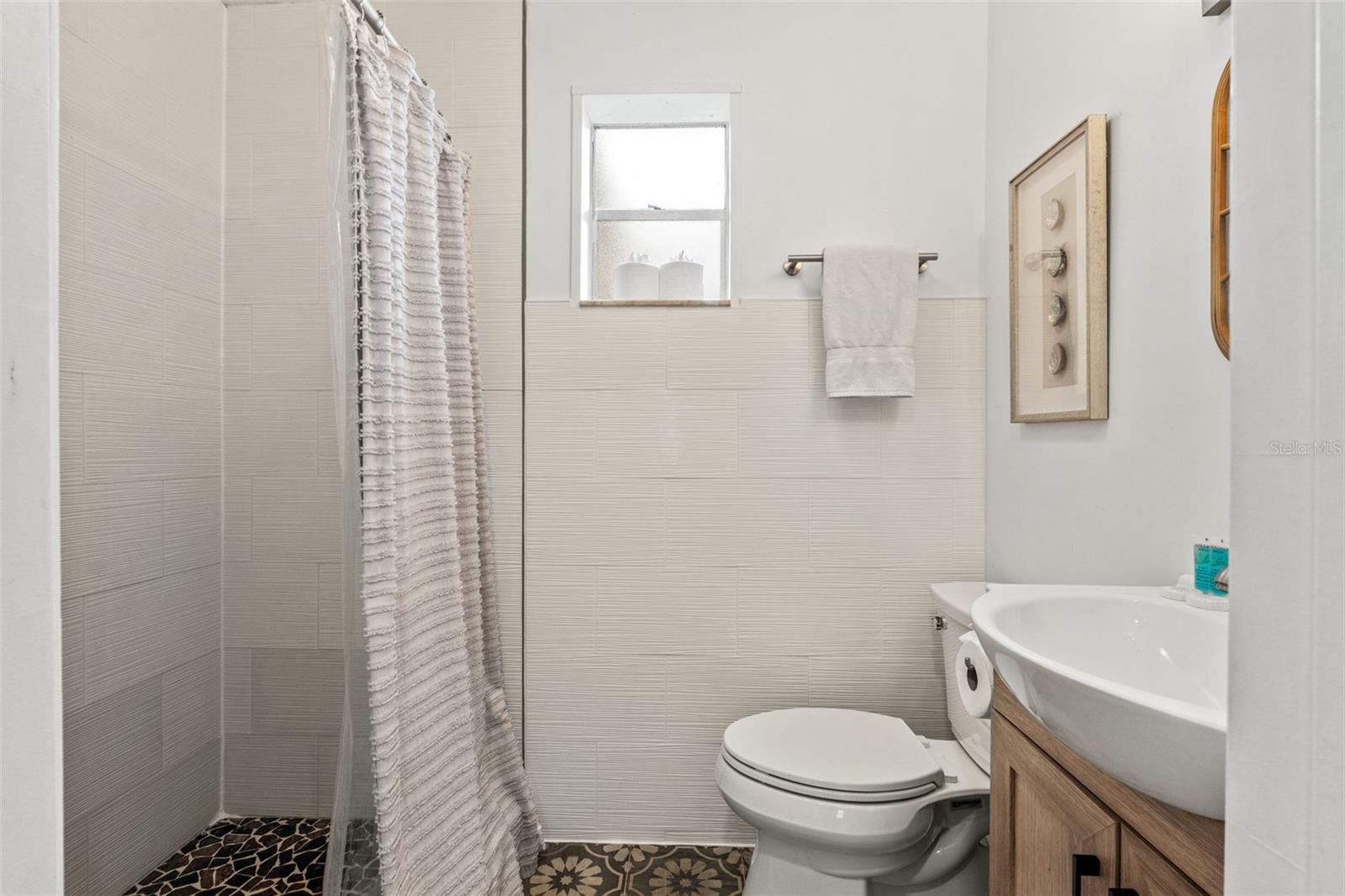 Image 14 of 31 For 5430 Circle Drive