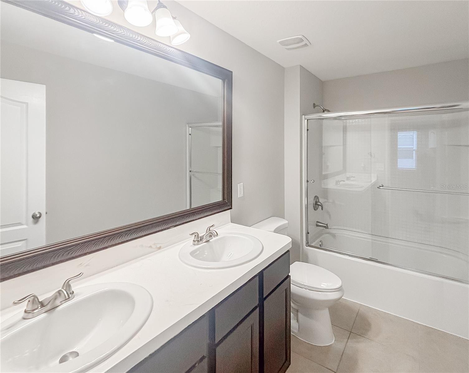 Image 12 of 27 For 12026 Suburban Sunrise Street