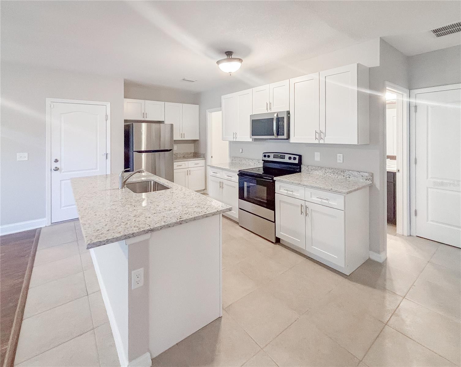 Image 7 of 27 For 12026 Suburban Sunrise Street