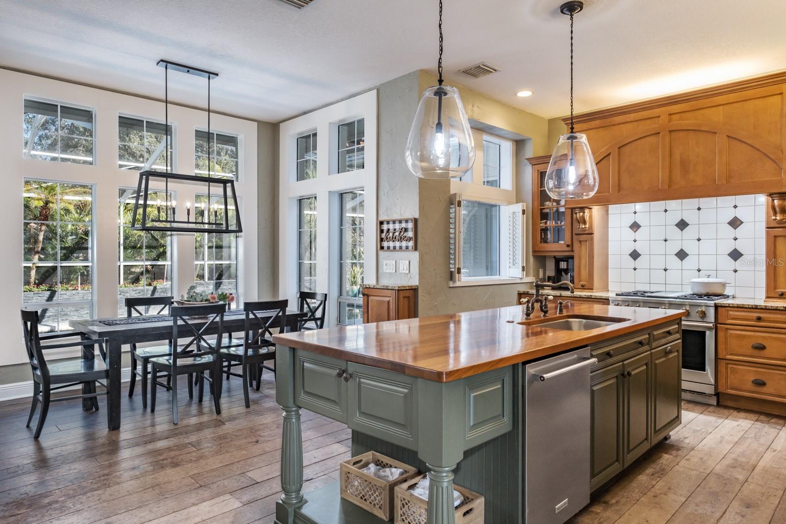 Image 32 of 91 For 1598 Lockmeade Place