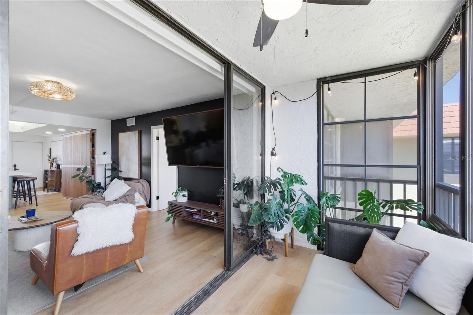 Image 23 of 39 For 19701 Gulf Boulevard 423