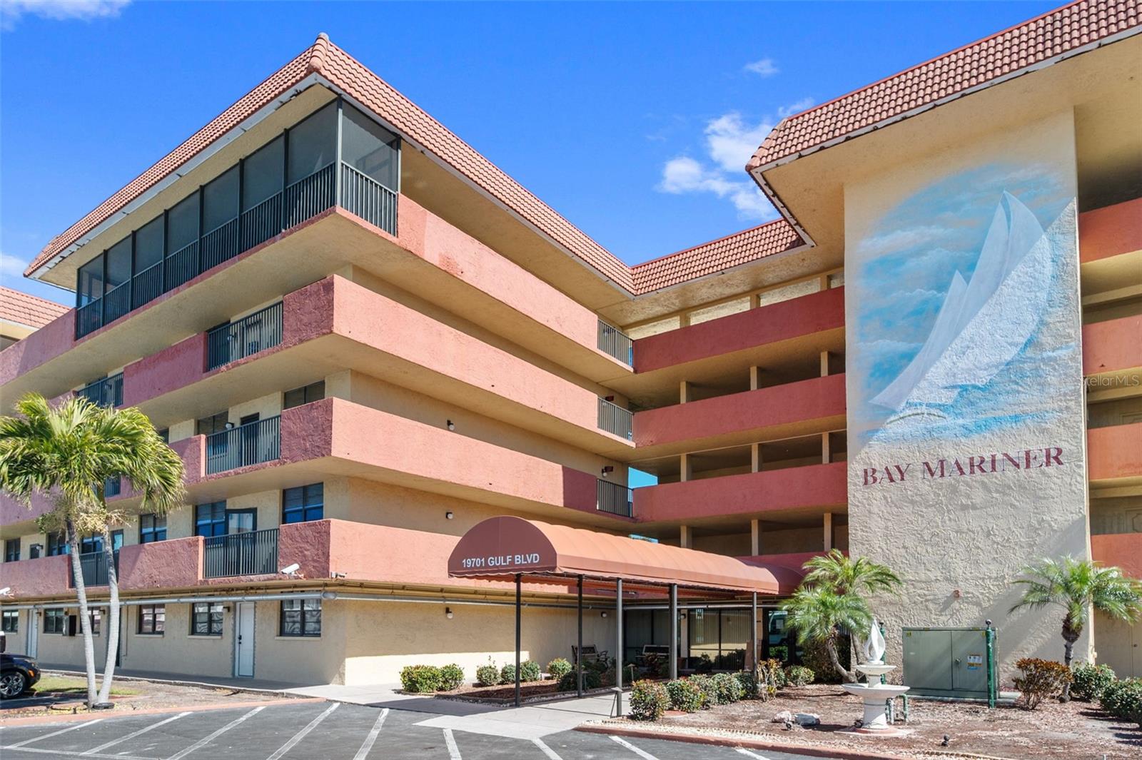 Image 3 of 39 For 19701 Gulf Boulevard 423