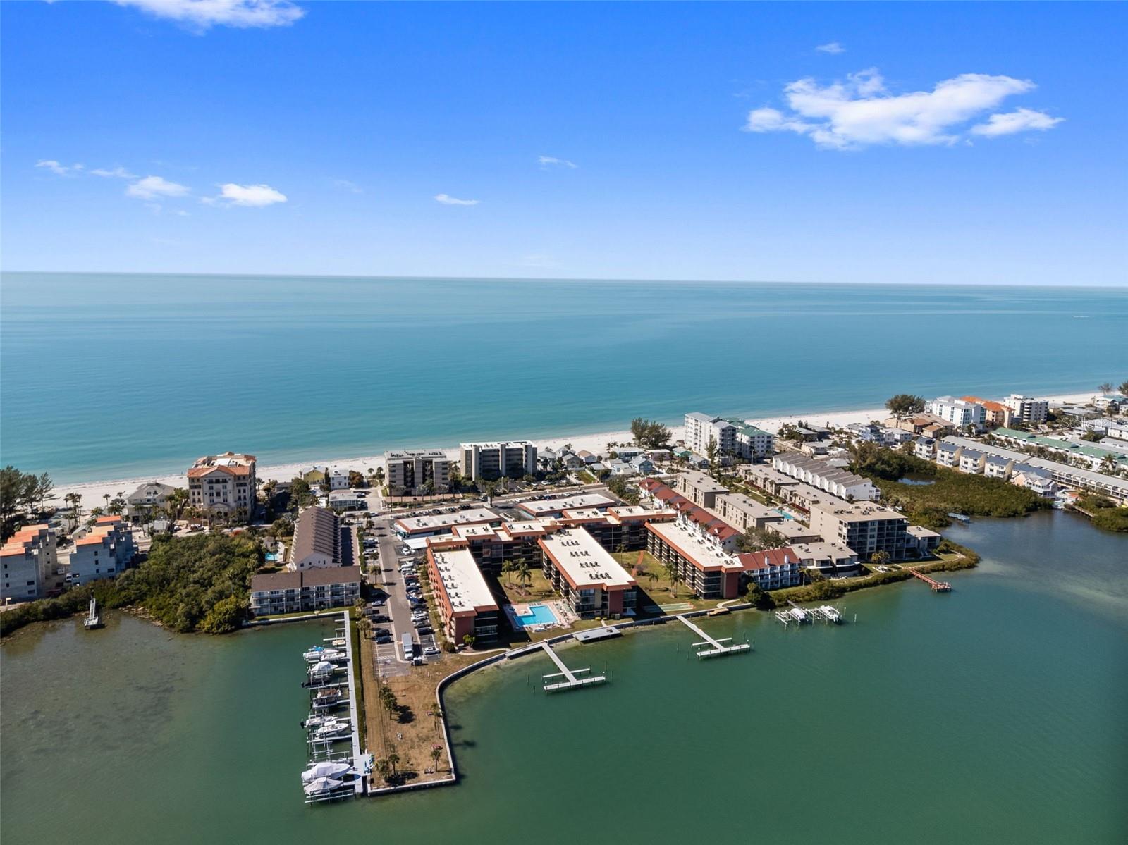 Image 39 of 39 For 19701 Gulf Boulevard 423