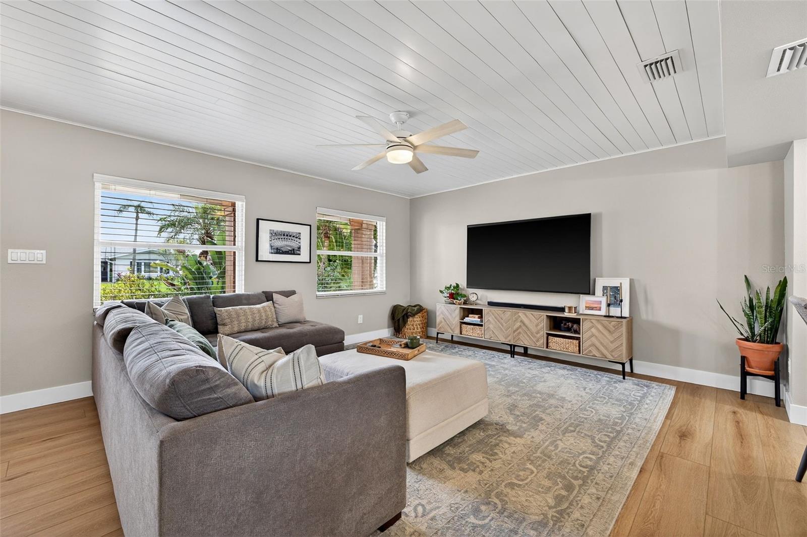 Image 16 of 62 For 4626 Bay Crest Drive