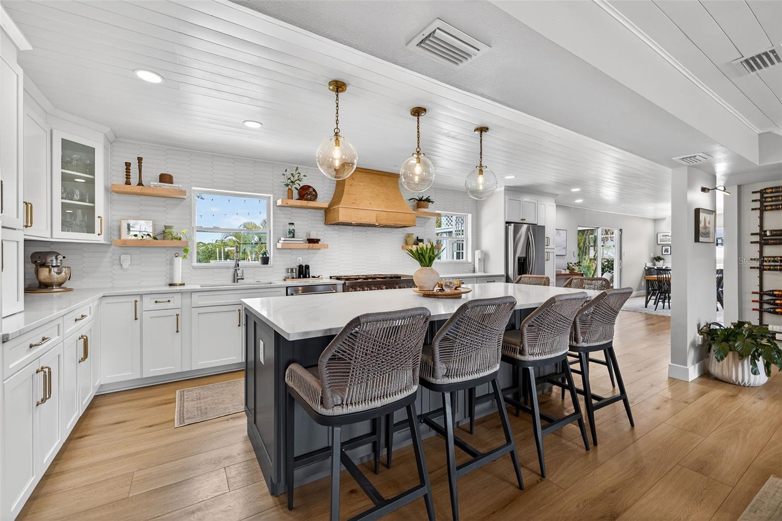 Image 6 of 62 For 4626 Bay Crest Drive